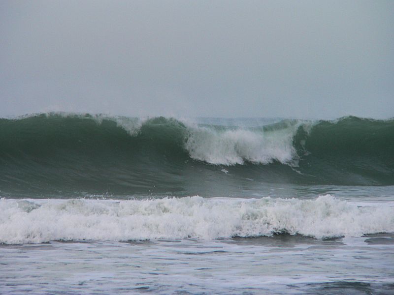 Breaking Seas Trevaunance Cove