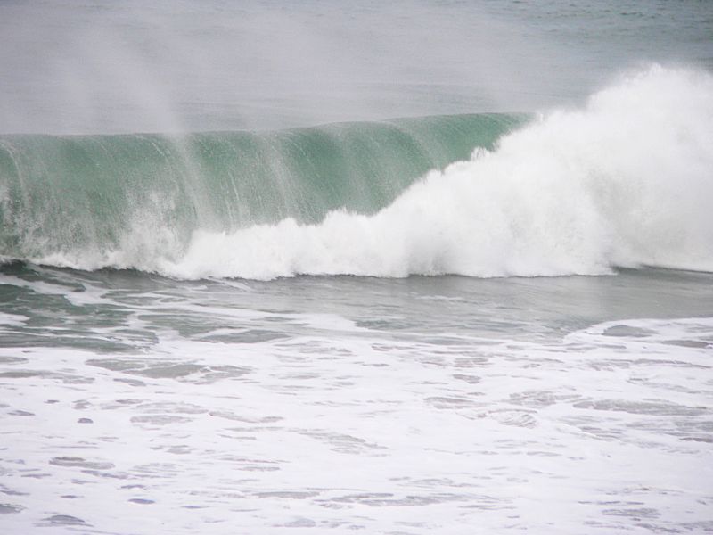 Breaking Seas Trevaunance Cove